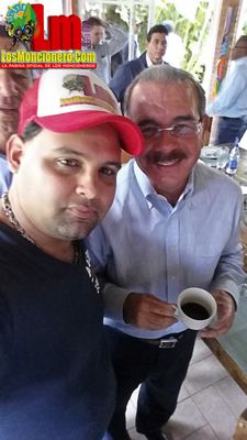 con el presidente danilo medina 
Palabras clave: Danilo Medina;senador Antonio Cruz;sierra;vitico;losmoncionero;Presa;Moncion