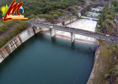 Presa Del Municipio De MonciÃ³n Llena a Toda Capacidad y Comienza a Desaguar Por Su Vertedero Natural 12-9-2017
