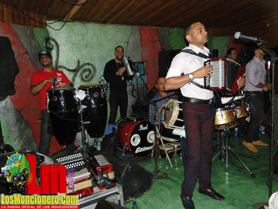 Yovanny Polanco En El Rancho De Moncion 14-9-2014
Palabras clave: Moncion;vitico;losmoncionero.com;yovanny polanco;el mambologo;el rancho moncion