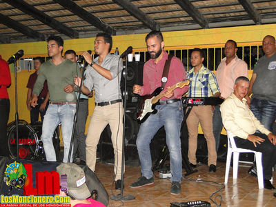 Urbanda En Cacique Moncion 4-10-2014
Palabras clave: cacique;Moncion;vitico;losmoncionero.com;Urbanda