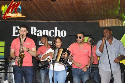 Fiesta Con  Kary NuÃ±ez y Nicol PeÃ±a En El Rancho De Moncion 14-8-2016
