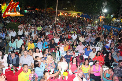 PresentaciÃ³n de ToÃ±o Rosario cortesÃ­a de la Cooperativa Mamoncito Inc.  En las fiestas patronales San Antonio de Padua 2017 MonciÃ³n 14-6-2017
