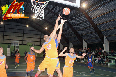 Sigue Con Ã‰xito 9no Torneo Baloncesto Moncionero entre los equipos 
