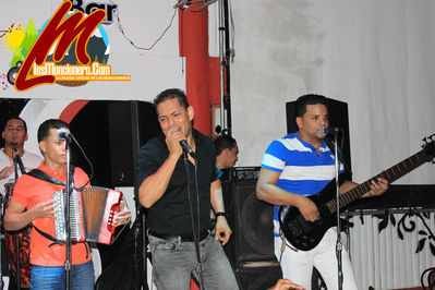 Ke Banda En El Cerro Bar De Moncion 13-9-2015
Palabras clave: Ke Banda;Cerro Bar De Moncion 13-9-2015;municipio moncion;losmoncionero;vitico;musica tipica;casabe;presa