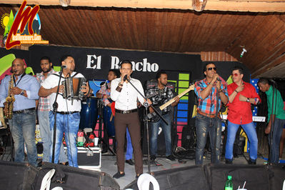 Wilman PeÃ±a Reapertura Del Rancho Moncion 31-10-2015
Palabras clave: wilman peÃ±a;vitico;el rancho moncion;losmoncionero;cerro bar;casabe;musica tipica