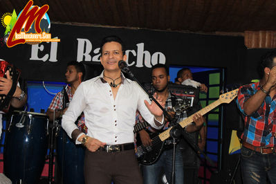 Wilman PeÃ±a Reapertura Del Rancho Moncion 31-10-2015
Palabras clave: wilman peÃ±a;vitico;el rancho moncion;losmoncionero;cerro bar;casabe;musica tipica