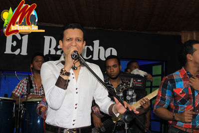 Wilman PeÃ±a Reapertura Del Rancho Moncion 31-10-2015
Palabras clave: wilman peÃ±a;vitico;el rancho moncion;losmoncionero;cerro bar;casabe;musica tipica