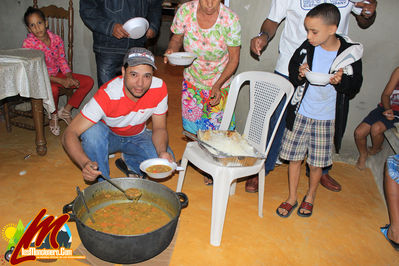 Probando Un Sabroso Cocido De Pata De Vaca Donde Ines Peralta 16-12-2015
Palabras clave: moncion;vitico;losmoncionero.com;municipiomoncion;cerro bar