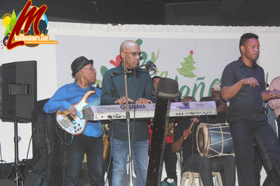 Ramon Orlando Cerro Bar Moncion 25-12-2015
Palabras clave: ramon orlando;vitico;cerro bar;navidad;2015;fin de aÃ±o;losmoncionero.com