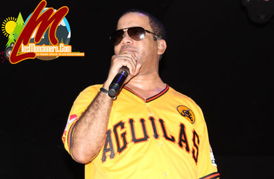 Hector Acosta Â¨ El Torito Â¨ En El Cerro Bar De Moncion 1-1-2016
Palabras clave: moncion;capital del casabe;losmoncionero.com;losmoncioneros;vitico;hector acosta;el torito;cerro bar;municipiomoncion