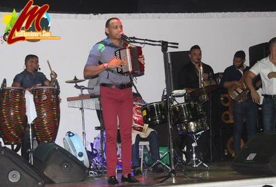 Yovanny Polanco En El Cerro Bar De Moncion 16-4-2016
Palabras clave: yovanny polanco;moncion;losmoncionero;vitico;municipiomoncion;casabe;musicatipica;domincano,RD