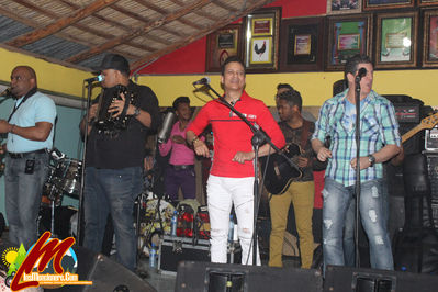 Wilman PeÃ±a Club Gallistico El Encuentro De MonciÃ³n 08-5-2016
Palabras clave: wilman peÃ±a;el cantante;losmoncionero;municipiomoncion;vitico;musicatipica;casabe;pinos;presamoncion