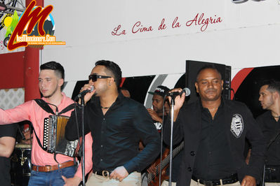 Renova En El Cerro Bar Moncion 09-8-2015
Palabras clave: renova;el poder;musica tipica;ny;cerro bar;moncion;losmoncionero.com;casabe