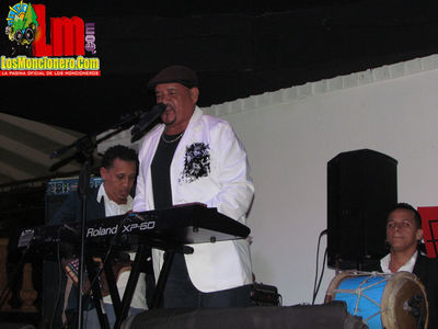 Clasicos Del Merengue Cerro bar Moncion 14-6-2015
Palabras clave: moncion;cerro bar;clasicos;piter cruz;henry garcia;Jerry vargas;el Nazareno;Patronales;san antonio de padua;vitico;losmoncionero.com