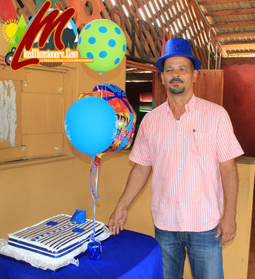 CumpleaÃ±os De Jose Espinal "Alcalde De Municipio De Moncion" 16-9-2015
Palabras clave: jose espinal;alcalde;municipio moncion;vitico;losmoncionero;cerro bar