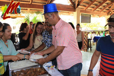 CumpleaÃ±os De Jose Espinal "Alcalde De Municipio De Moncion" 16-9-2015
Palabras clave: jose espinal;alcalde;municipio moncion;vitico;losmoncionero;cerro bar