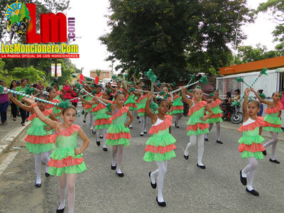 Desfile Patronales San Antonio De Padua 2014
Palabras clave: patronales moncion,desfile,san antonio , cerro bar, vitico,losmoncionero,casabe