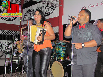 La India Canela Cerro Bar Moncion 3-5-2015
Palabras clave: Cerro bar;moncion;losmoncionero.com;la india Canela;merenguera;tipico