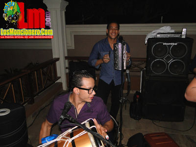 Julio Swing A Cuarteto En D Amigos Cafe Moncion 2-2-2014
