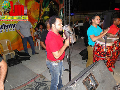 Humor Y Musica Tipica Patronales 2014
Palabras clave: moncion;patronales 2014;vitico;losmoncionero.com;Humor;musica tipica