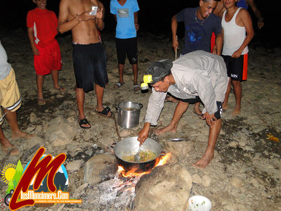 Noche De Gozadera En El Balnerario Los Cacaos "Moncion"
Palabras clave: moncion;losmoncionero.com;vitico;rio;casabe;cerro bar