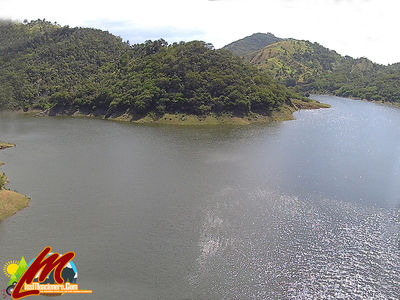 Esta Zona Del Lago De La Presa de Moncion Es Lo Que En Aquellos AÃ±os Fue El Balneario Mas Famoso En Moncion Â¨Los CacaosÂ¨ hoy dia miren como esta El Area 
