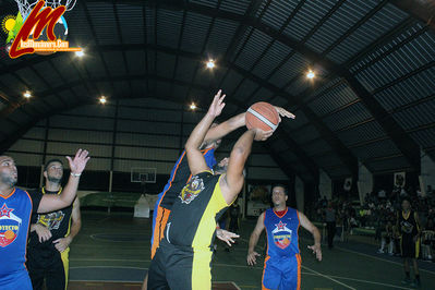 Proyecto Gana Su Primer Partido De La Semi Final 92- 81 al Equipo De Barrio Nuevo, Serie Empatada 1-1 , El Que Gane El PrÃ³ximo Juego Pasa a La Gran Final Con El Equipo De Las Flores En La 9na Copa Del Baloncesto Moncionero.
