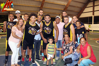 Barrio Nuevo VenciÃ³ a Proyecto 82-71 y ConsiguiÃ³ su Boleto Para La Gran Final Con El equipo de Las Flores 
