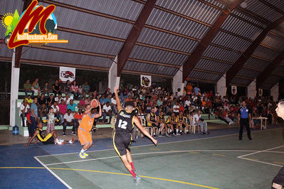 Equipo De Las Flores Le Ganan El Primer Juego De La Serie Final al Equipo De Barrio Nuevo 73-56 En El Baloncesto Moncionero Celebrado En El Polideportivo Municipal De MonciÃ³n.
