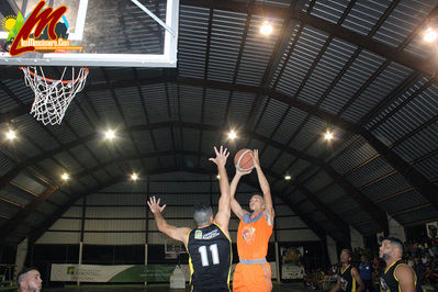 Equipo De Barrio Nuevo Le Gana a Las Flores 78 â€“ 73 y Se Coloca La Serie 2 a 1 a Favor de Barrio Nuevo a Ley de Un Partido Para Ser Los Campeones Del Baloncesto Moncionero 2017
