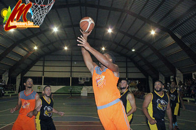 Equipo De Las Flores lleva la serie Final a un Juego decisivo al vencer a Barrio Nuevo 91 a 75 maÃ±ana domingo juego Final un solo ganador en el  9no Torneo De Baloncesto Moncionero 2017
