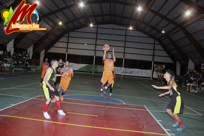 Equipo De Las Flores lleva la serie Final a un Juego decisivo al vencer a Barrio Nuevo 91 a 75 maÃ±ana domingo juego Final un solo ganador en el  9no Torneo De Baloncesto Moncionero 2017
