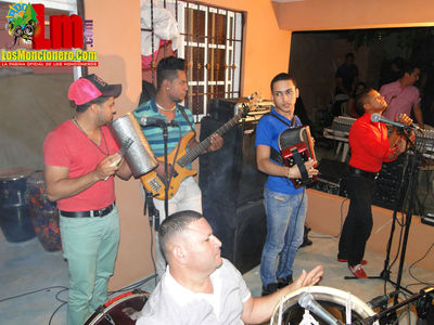 Fiesta De Musicos Tipicos En Cacique Moncion 14-1-2014
