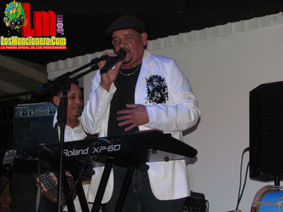 Clasicos Del Merengue Cerro bar Moncion 14-6-2015
Palabras clave: moncion;cerro bar;clasicos;piter cruz;henry garcia;Jerry vargas;el Nazareno;Patronales;san antonio de padua;vitico;losmoncionero.com