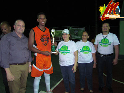 Las Flores Campeon  VII copa Baloncesto Moncionero 2015 #LosMoncionero #BaloncestoMoncionero #BaloncestoMoncion 
Palabras clave: Las Flores Campeon;VII copa Baloncesto Moncionero;2015;#LosMoncionero;#BaloncestoMoncionero;#BaloncestoMoncion;municipio;vitico;losmoncionero.Com;cerro bar