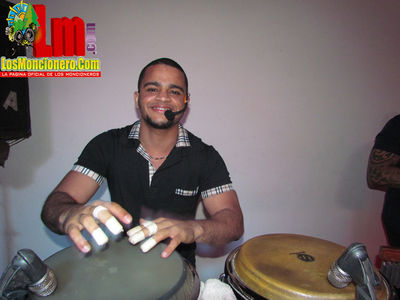 Yovanny Polanco Cerro Bar Moncion 21-6-2015
Palabras clave: Yovanny polanco;cerro bar;moncion;patronales;san antonio de padua;vitico;losmoncionero.com;musica tipica