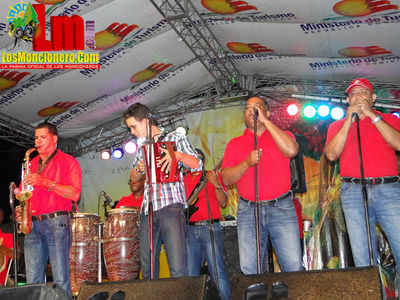 Humor Y Musica Tipica Patronales 2014
Palabras clave: moncion;patronales 2014;vitico;losmoncionero.com;Humor;musica tipica