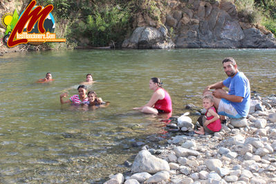 Disfrutando Un Pasa Tarde En El Balneario "Los Cacaos" MonciÃ³n 8-8-2015
Palabras clave: Rodeo;moncion;losmoncionero.com;vitico;casabe;cerro bar;municipio