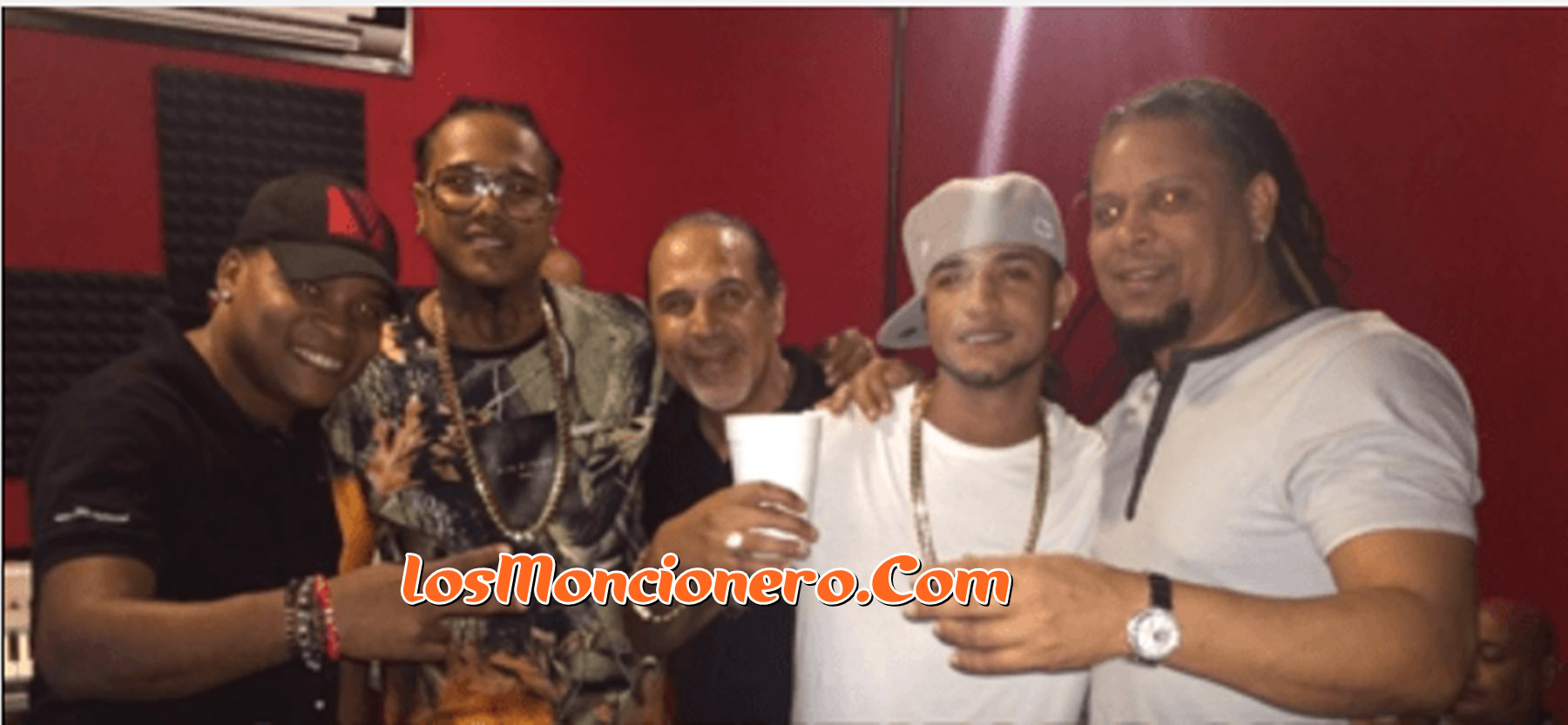 Kiko el Presidente ft Shelow Shaq y Mozart la Para – Fiesta (En Vivo)