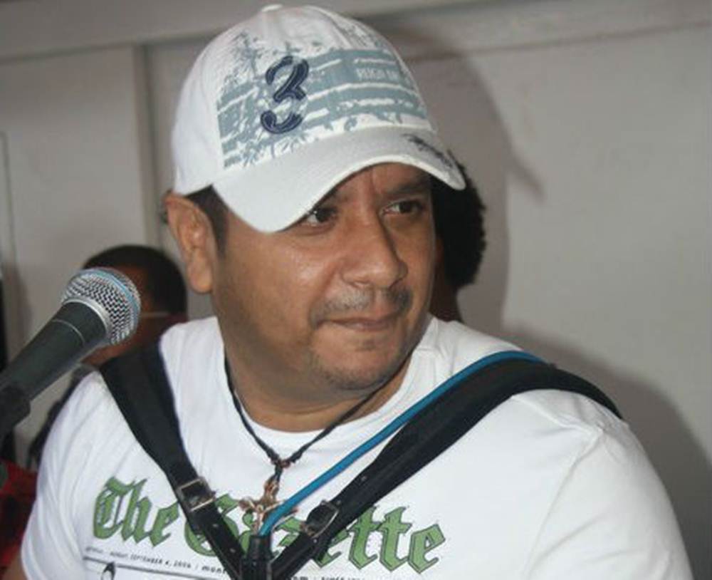 A Petición ! Kerube Ortiz y Su Banda Tipica (En Vivo 1997)